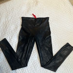 Spanx shiny leggings